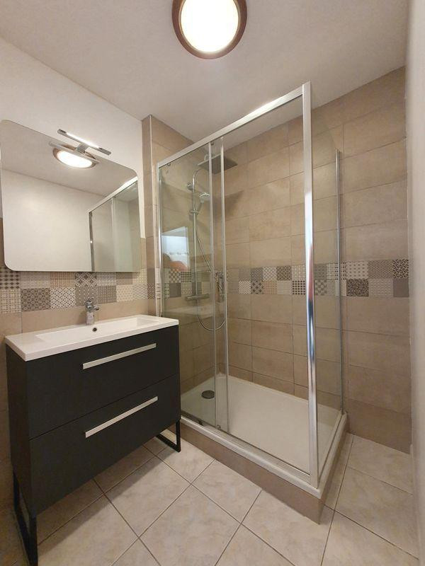 
                                                Location
                                                 Beau T3 de 79m² avec 2 chambres cuisine neuve