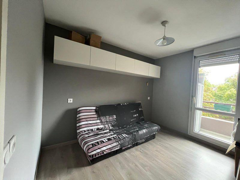 
                                                Location
                                                 Beau T3 efait à neuf 65m² avec balcon