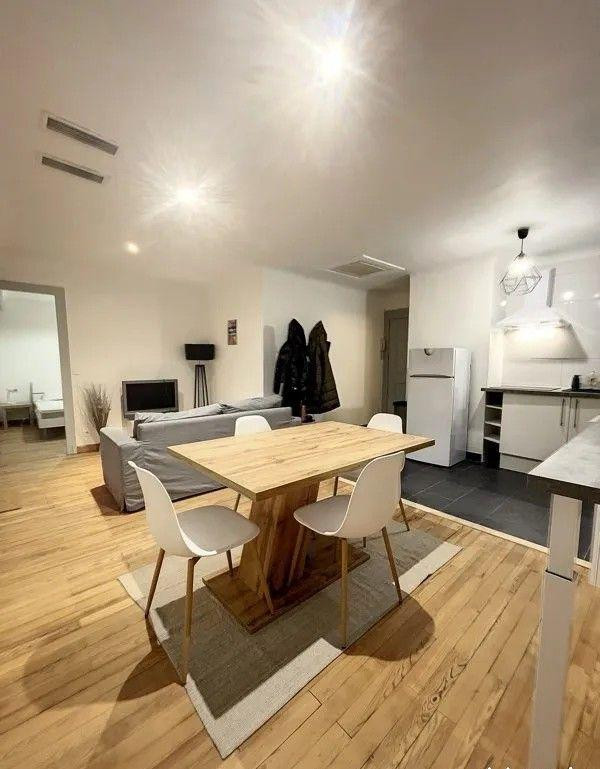 
                                                Location
                                                 Beau T3 entièrement meublé de 53m²
