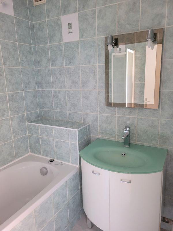 
                                                Location
                                                 Beau T3 lumineux 56m² avec parking