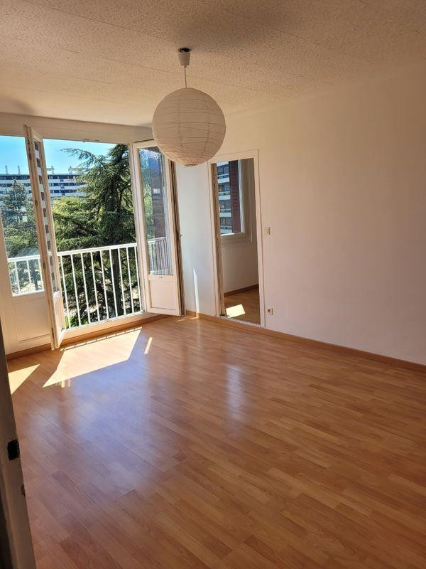 
                                                Location
                                                 Beau T3 lumineux 56m² avec parking