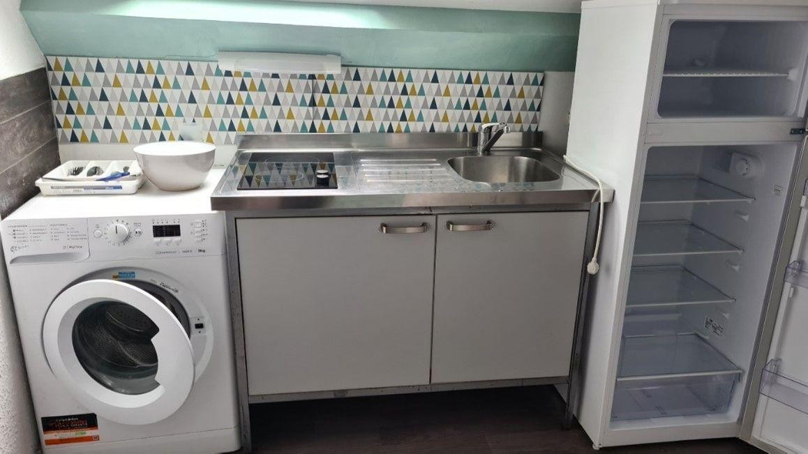 
                                                Location
                                                 Beau T3 meublé 40m² très lumineux