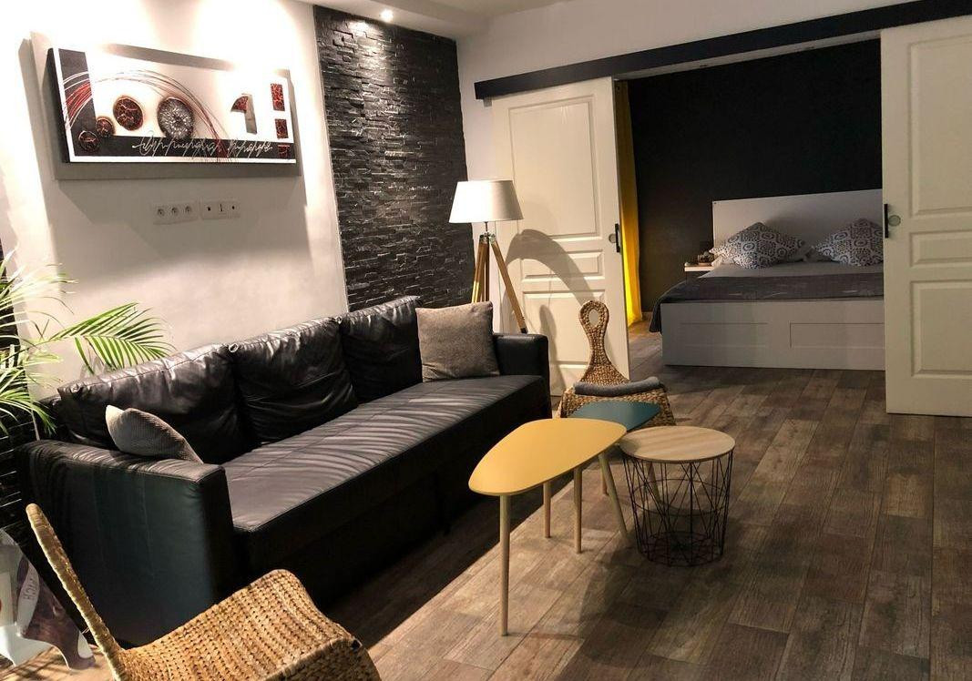
                                                Location
                                                 Beau T3 meublé 53m² moderne climatisé et équipé