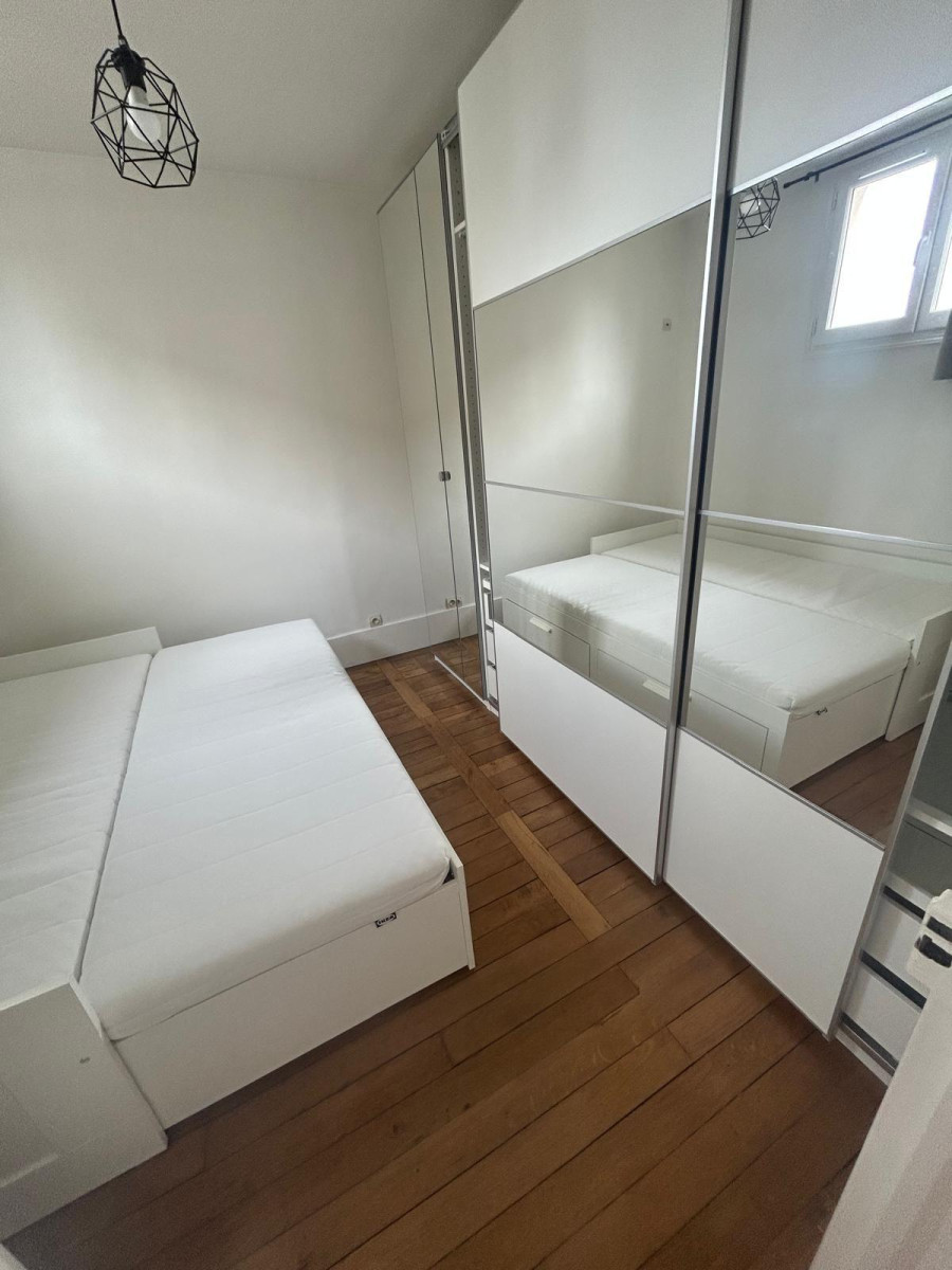 
                                                Location
                                                 Beau T3 meublé 57m² traversant et très lumineux,