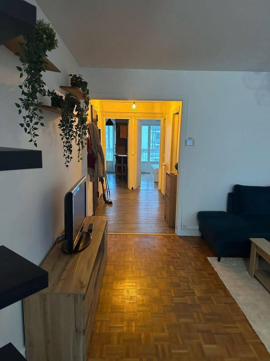 
                                                Location
                                                 Beau T3 meublé 59m² Déodat de Séverac