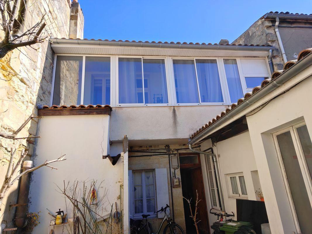
                                                Location
                                                 Beau T3 Meublé 60m²