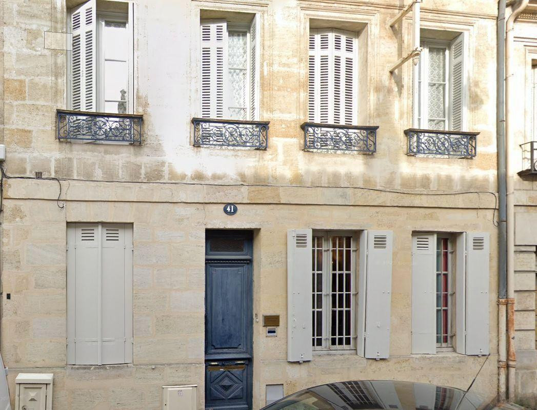 
                                                Location
                                                 Beau T3 Meublé 60m²