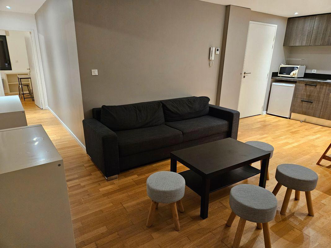 
                                                Location
                                                 Beau T3 meublé 63 m2 quartier Gavinies