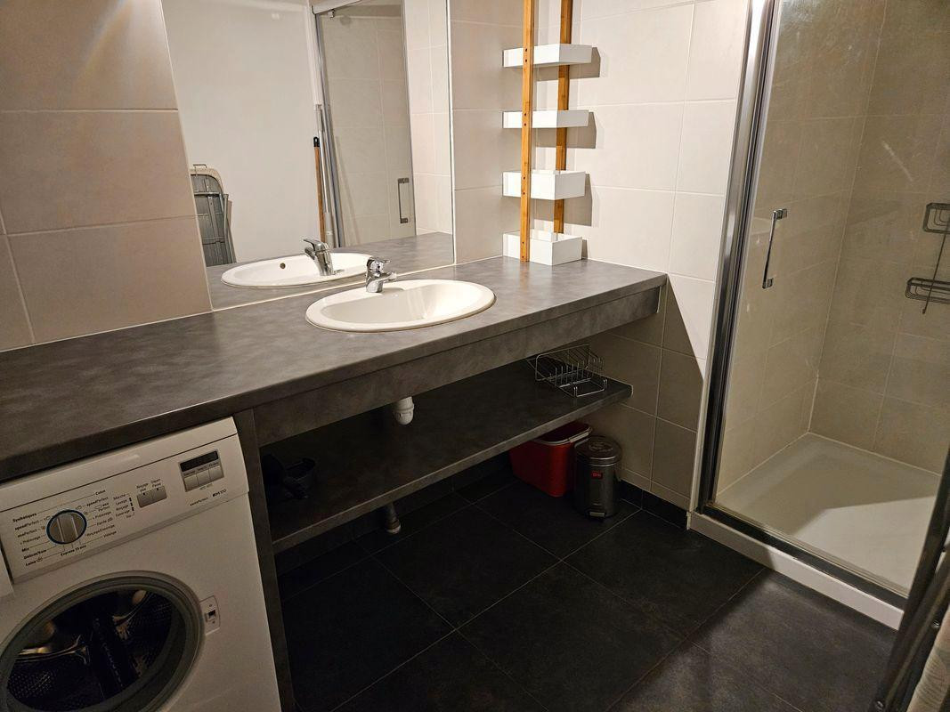 
                                                Location
                                                 Beau T3 meublé 63 m2 quartier Gavinies