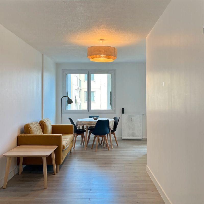 
                                                Location
                                                 Beau T3 meublé 67m² idéal pour 2 colocs ou couple