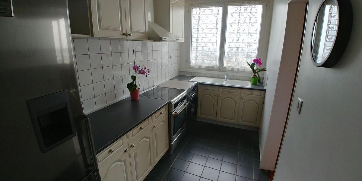 
                                                Location
                                                 Beau T3 meublé 67m² très lumineux