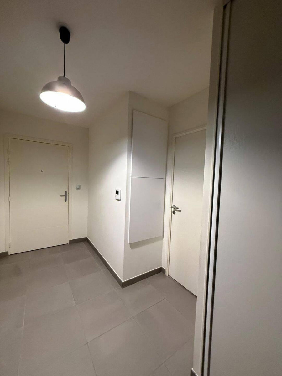 
                                                Location
                                                 Beau T3 meublé 67m2 avec terrasse