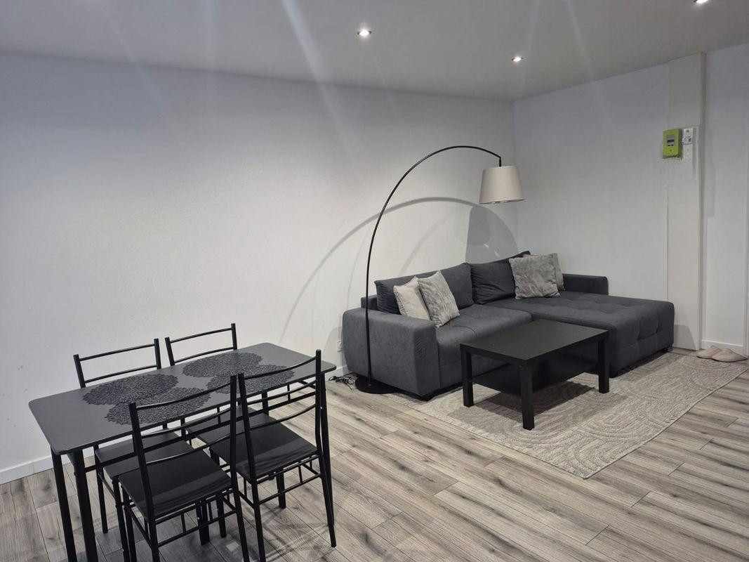 
                                                Location
                                                 Beau T3 meublé 70m² au 1 er étage