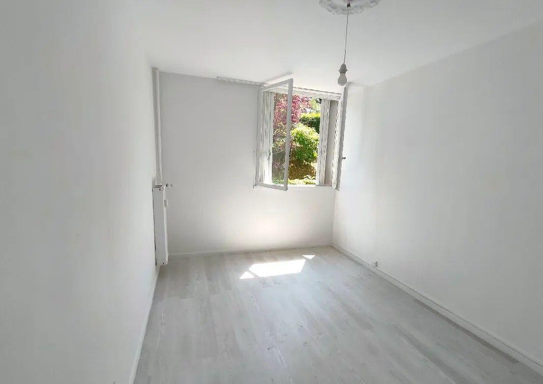 
                                                Location
                                                 Beau T3 meublé 70m² au calme avec jardin/terrasse