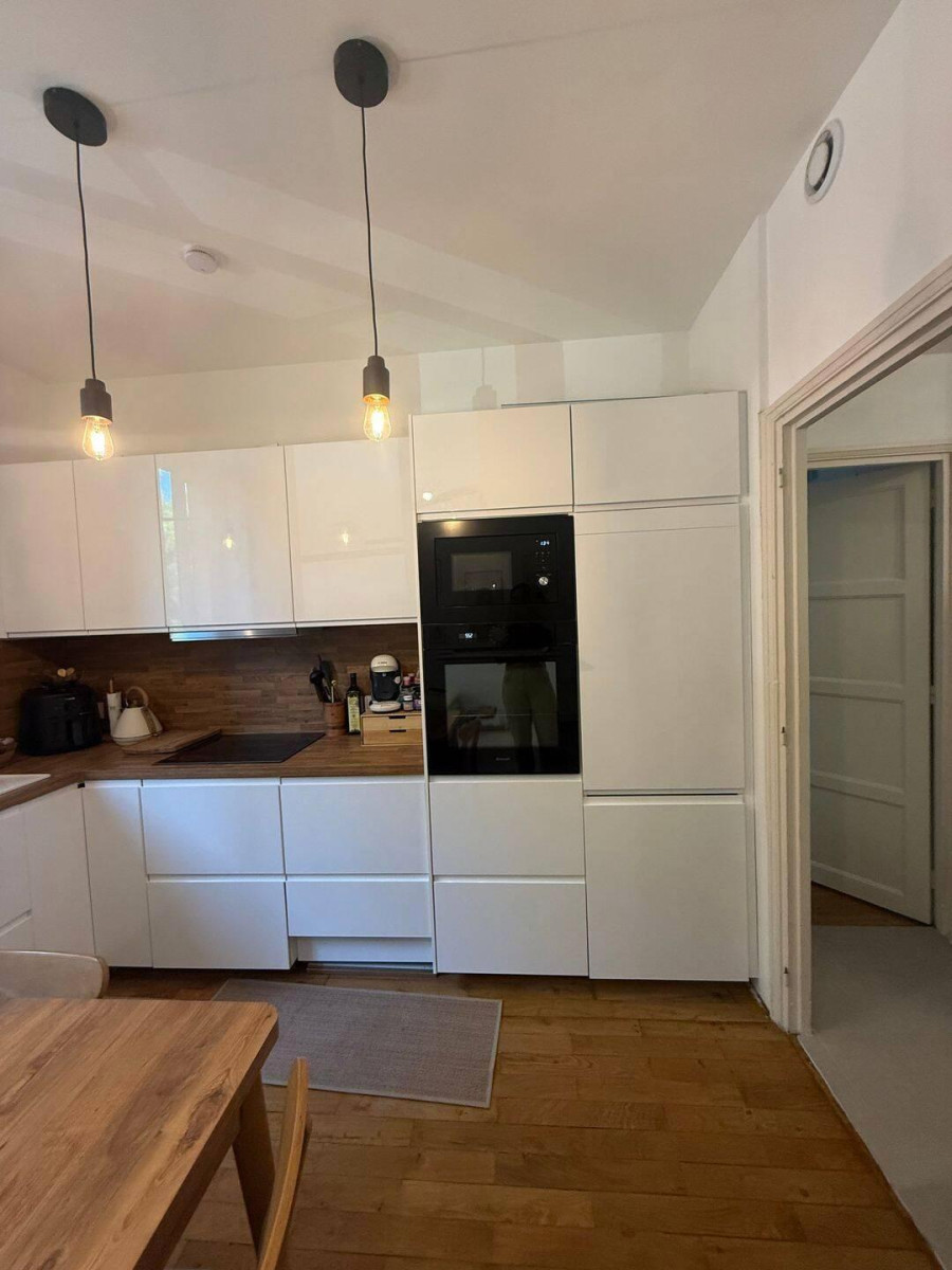 
                                                Location
                                                 Beau T3 meublé 72m² à Gerland