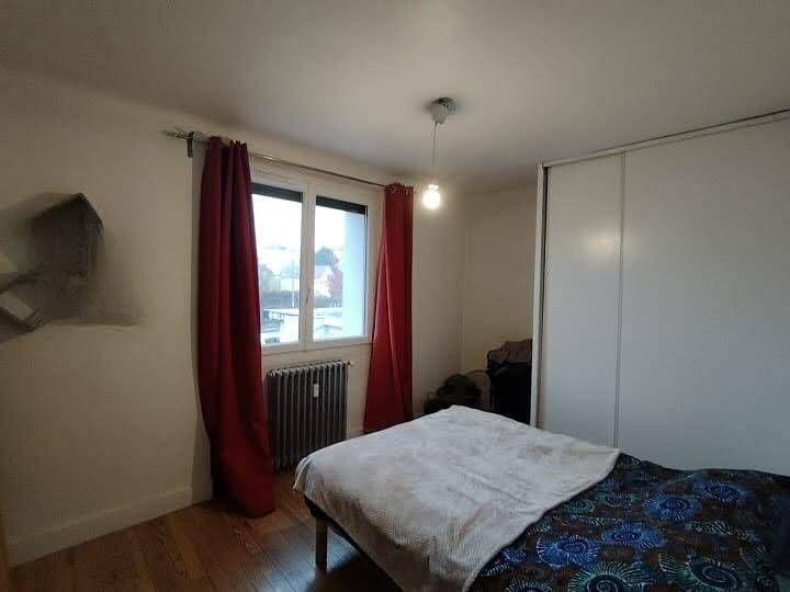 
                                                Location
                                                 Beau T3 meublé 75m² avec balcons