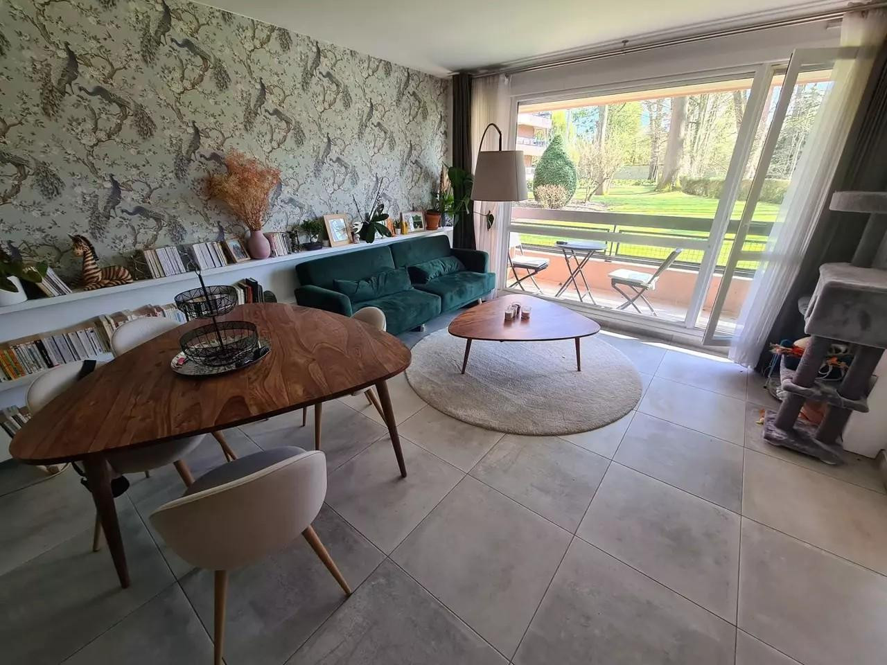 
                                                Location
                                                 Beau T3 meublé 80m² avec balcon et parking