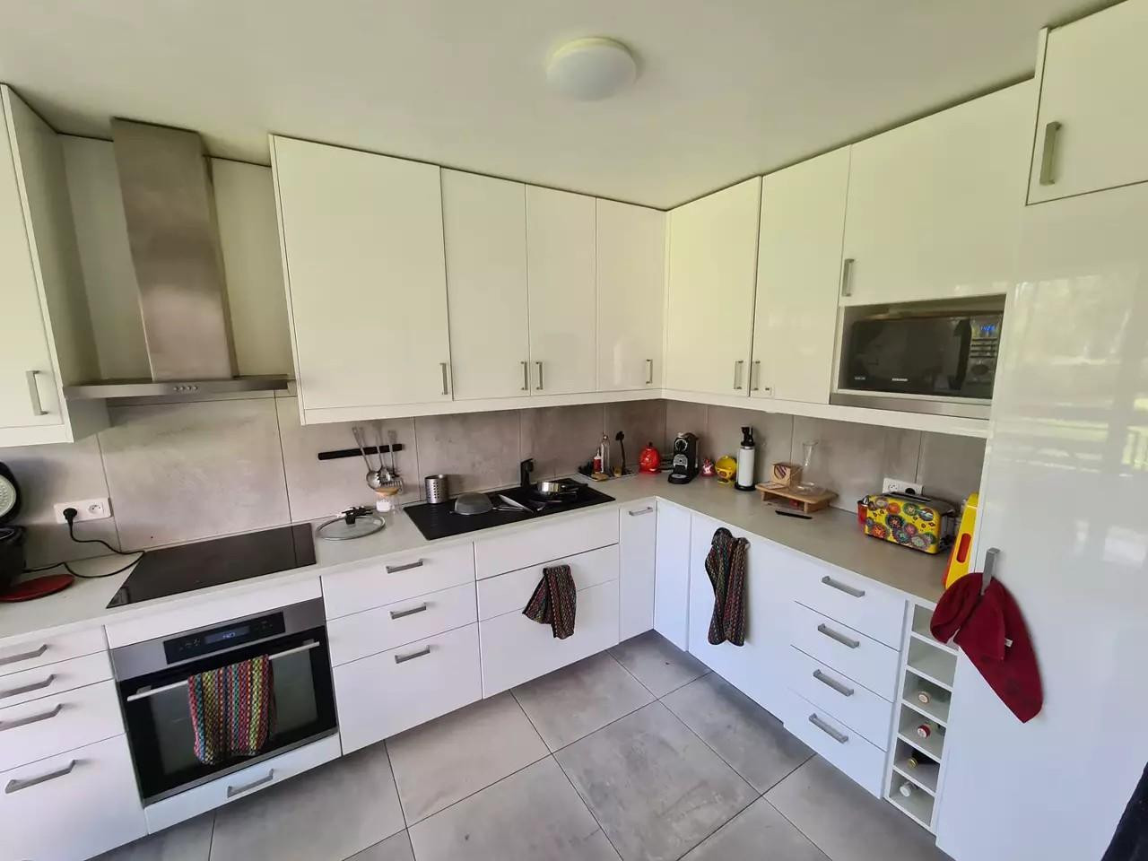 
                                                Location
                                                 Beau T3 meublé 80m² avec balcon et parking