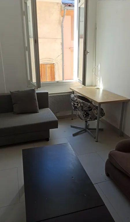 
                                                Location
                                                 Beau T3 meublé et refait à neuf 49 m² centre d'Aix