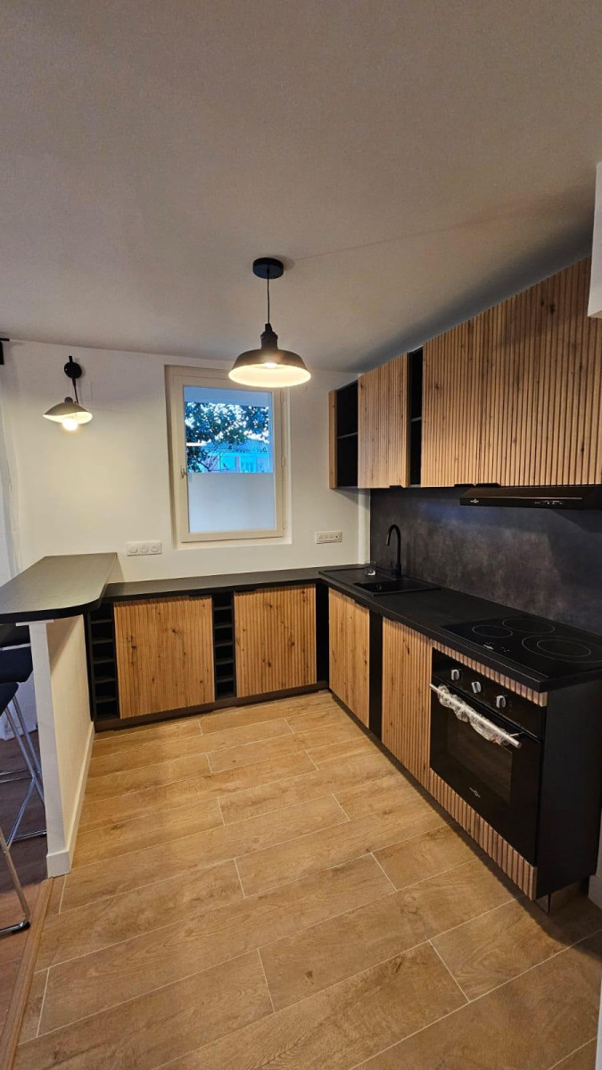 
                                                Location
                                                 Beau T3 meublé refait à neuf Toulouse centre ouest