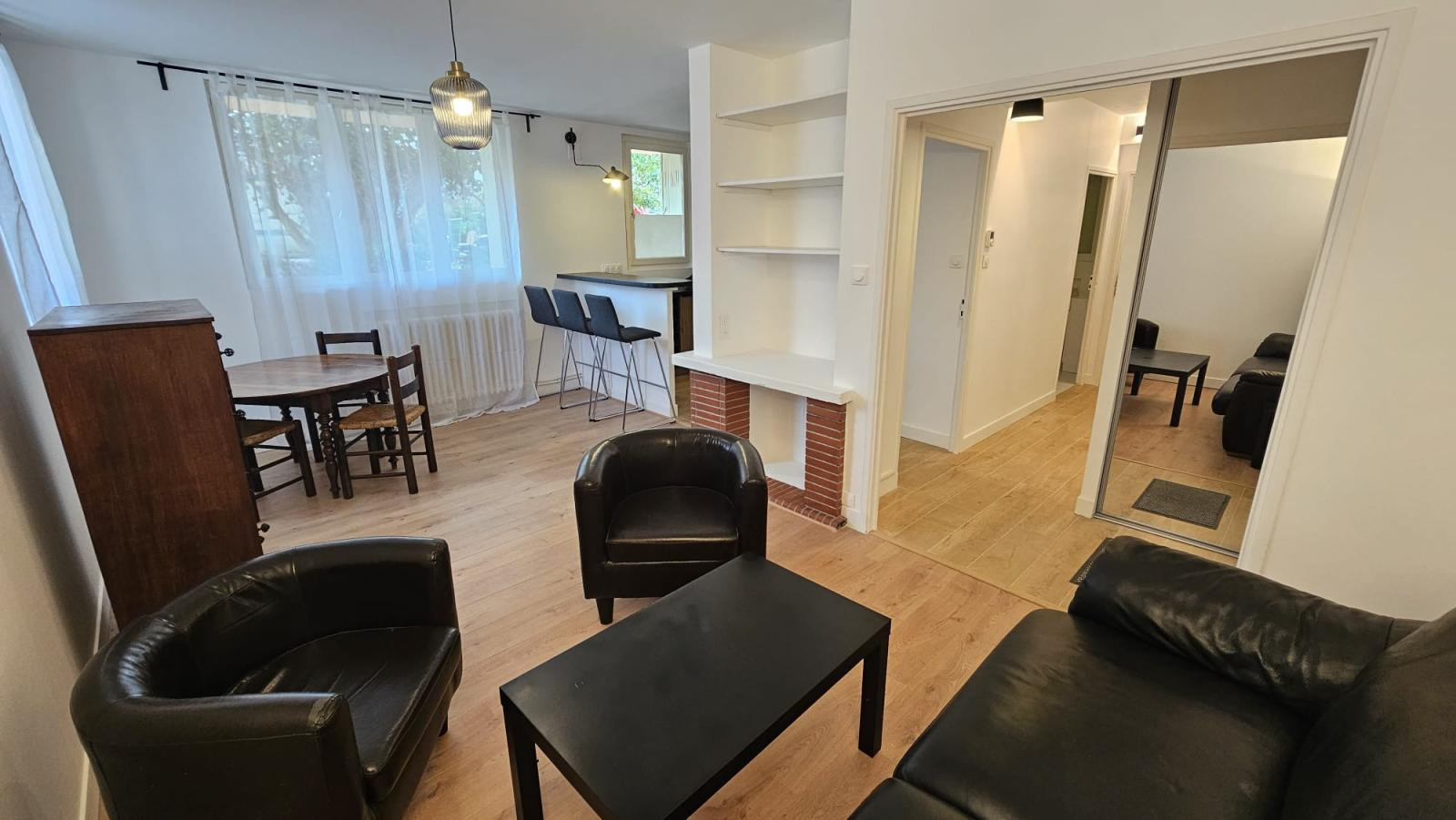 
                                                Location
                                                 Beau T3 meublé refait à neuf Toulouse centre ouest