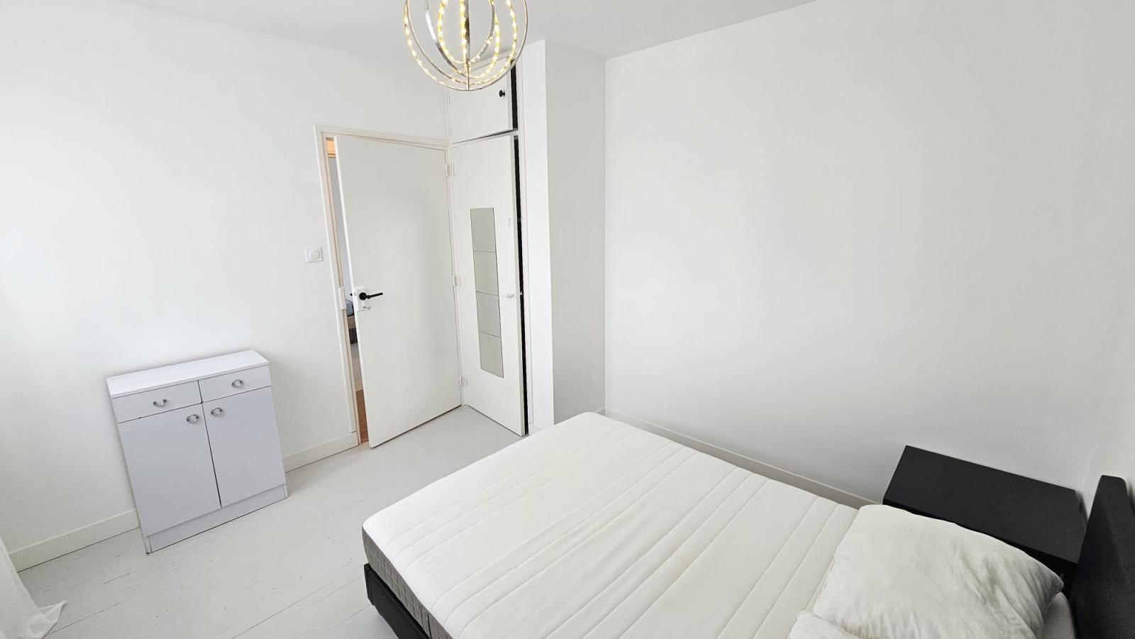 
                                                Location
                                                 Beau T3 meublé refait à neuf Toulouse centre ouest