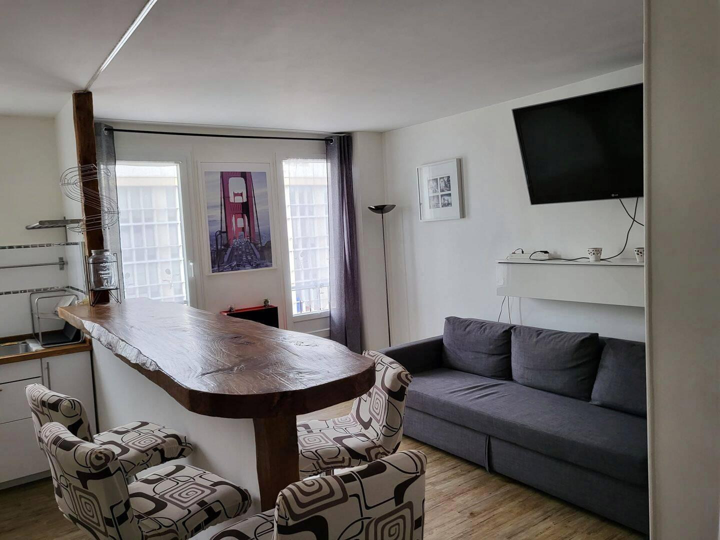 
                                                Location
                                                 Beau T3 moderne et meublé 56m²