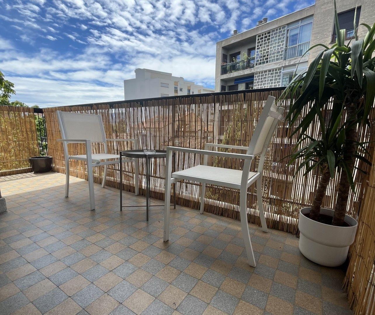 
                                                Location
                                                 Beau T3 refait à neuf meublé 50m² avec terrasse