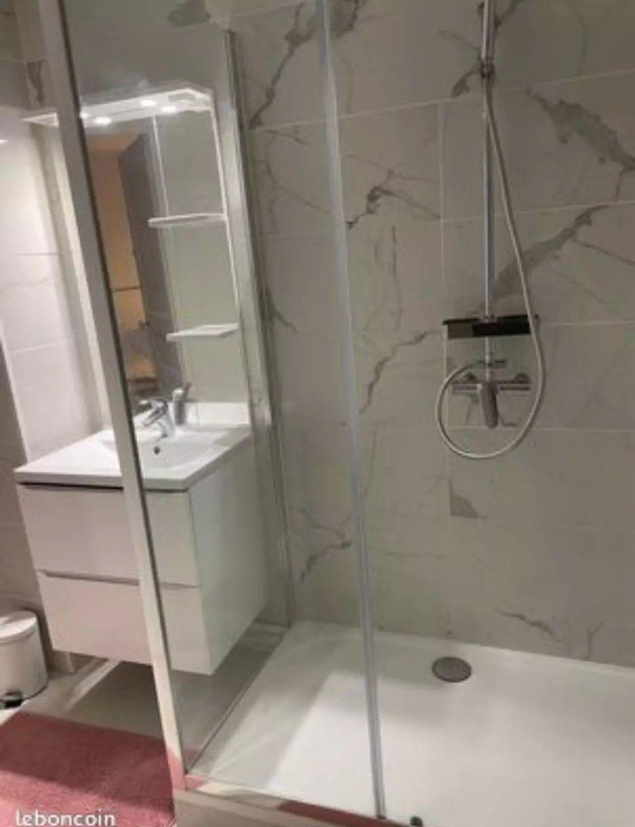 
                                                Location
                                                 Beau T3 rénové 70m² quartier Feydeau