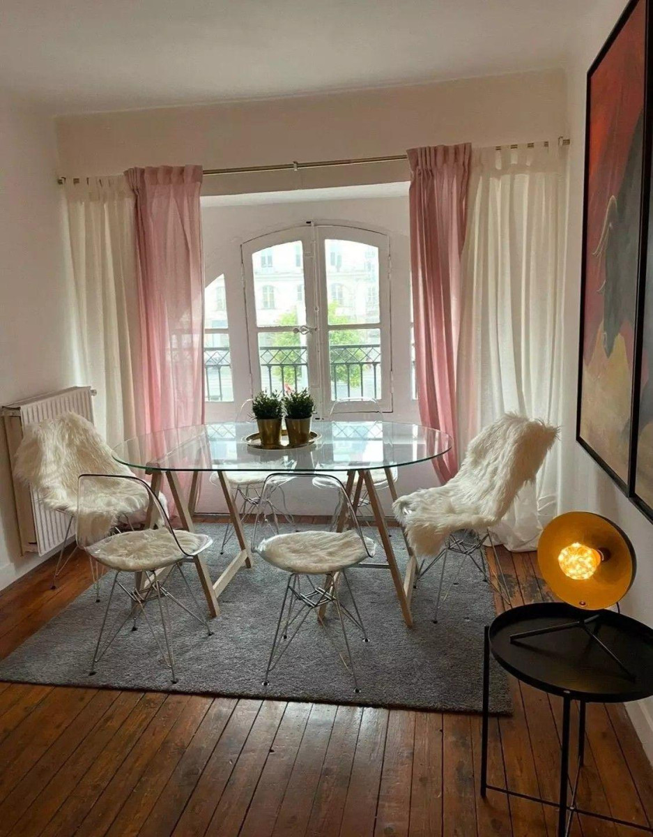
                                                Location
                                                 Beau T3 rénové 70m² quartier Feydeau