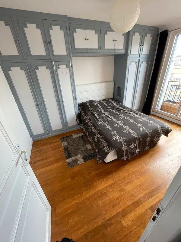 
                                                Location
                                                 Beau T3 traversant 59m² au dernier étage