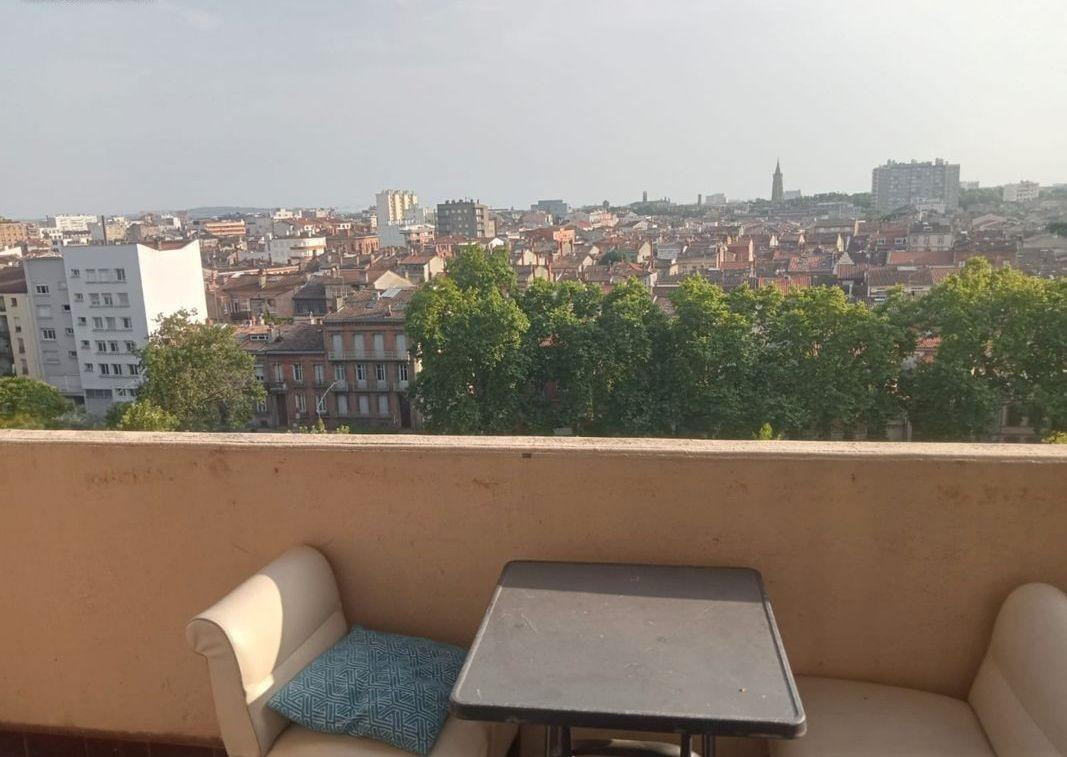 
                                                Location
                                                 Beau T3 traversant 70m² bld des Minimes