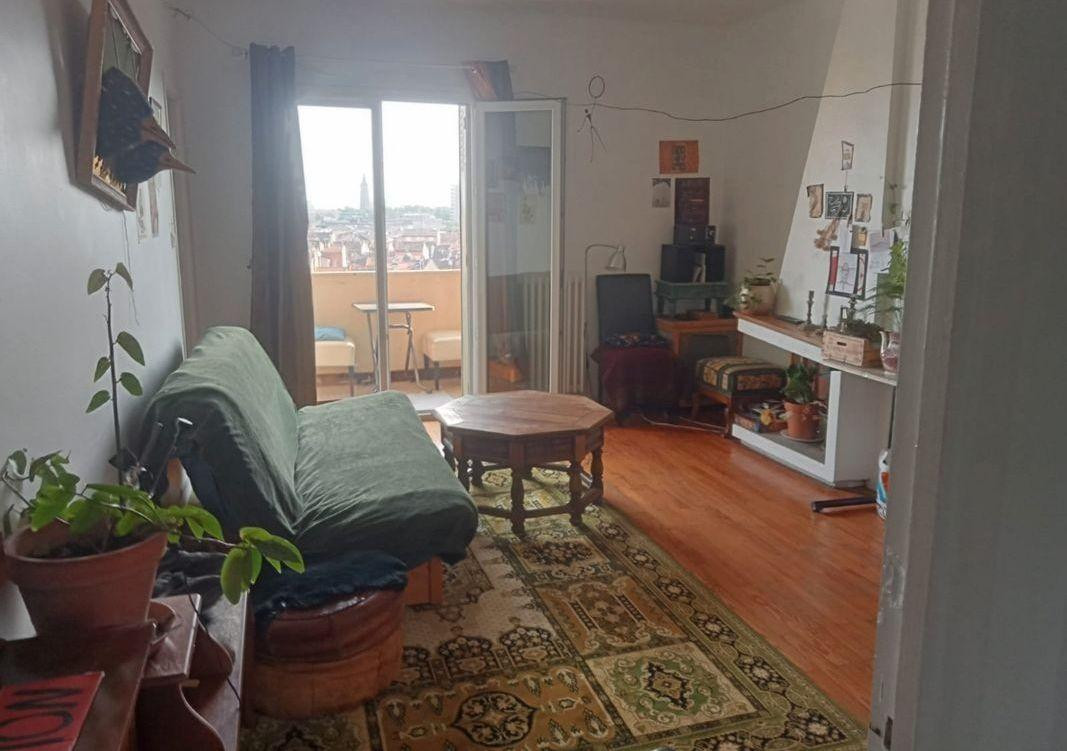 
                                                Location
                                                 Beau T3 traversant 70m² bld des Minimes