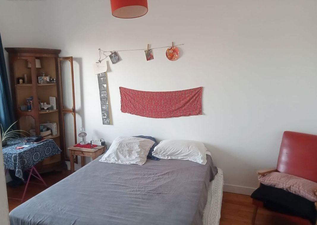 
                                                Location
                                                 Beau T3 traversant 70m² bld des Minimes