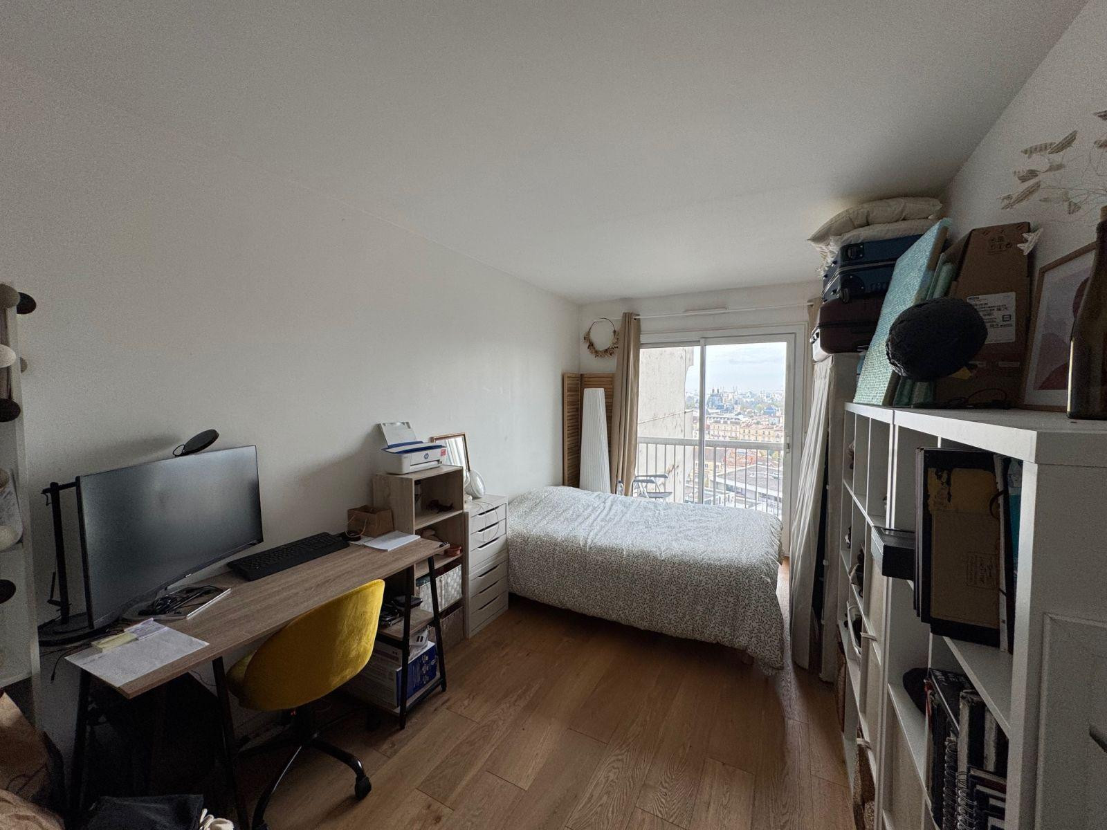 
                                                Location
                                                 Beau T3 très lumineux et traversant de 67 m²