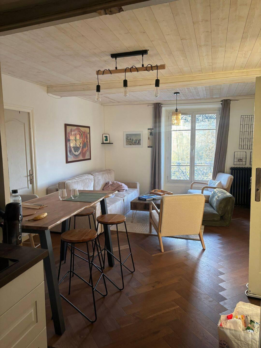 
                                                Location
                                                 Beau T3 vue sur le Rhône 68m² à louer