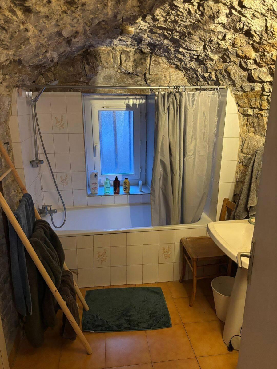 
                                                Location
                                                 Beau T3 vue sur le Rhône 68m² à louer