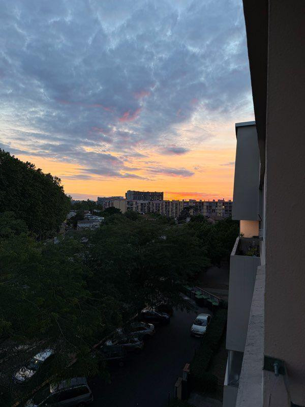 
                                                Location
                                                 Beau T4 66m² Dernier étage sans ascenseur