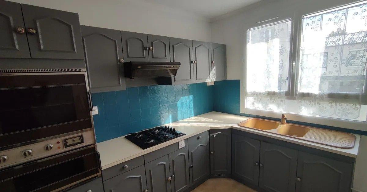 
                                                Location
                                                 Beau T4 78m² proche facultés