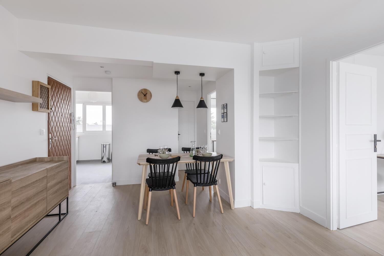 
                                                Location
                                                 Beau T4 familial meublé - Massy Opera II