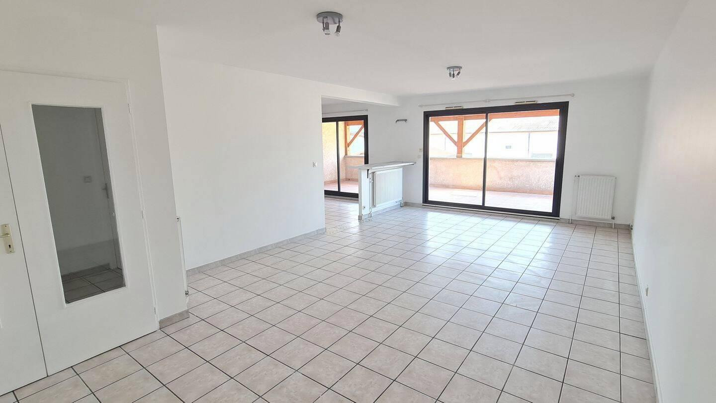 
                                                Location
                                                 Beau T4 lumineux de 106 m²