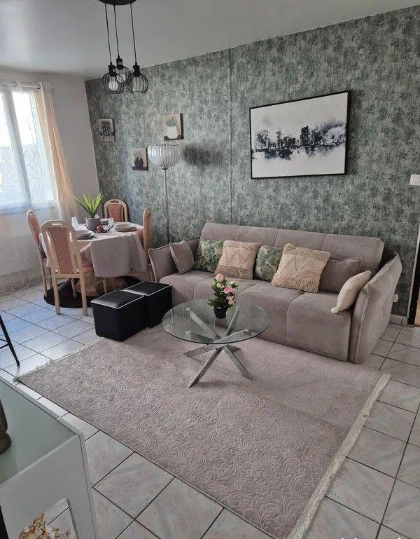 
                                                Location
                                                 Beau T4 meublé 70m² entièrement rénové