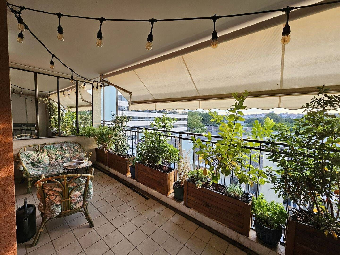 
                                                Location
                                                 Beau T4 meublé 87m²  Vue sur Parc de la Tête d’Or