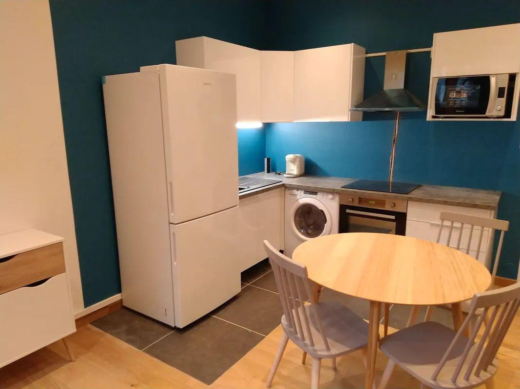 
                                                Location
                                                 Beau T4 meublé et équipé 60m² Centre ville