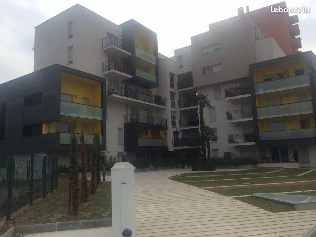 
                                                Location
                                                 Beau T4 RANGUEIL, 74.8m² avec terrasse de 7.5m²