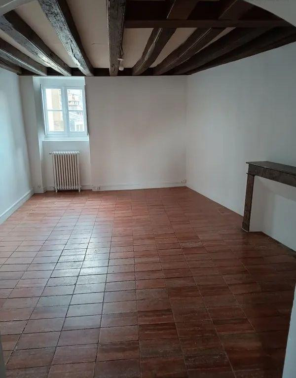 
                                                Colocation
                                                 Beau T5 meublé et rénové centre Nantes