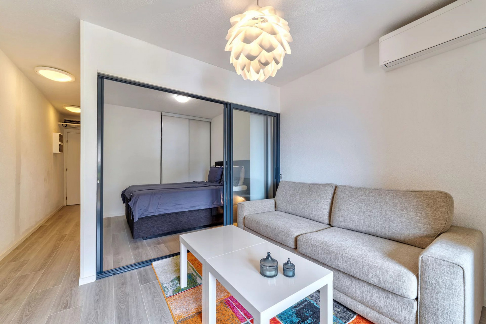 
                                                Vente
                                                 BEAUSOLEIL : Magnifique studio avec terrasse, vue mer, piscine à