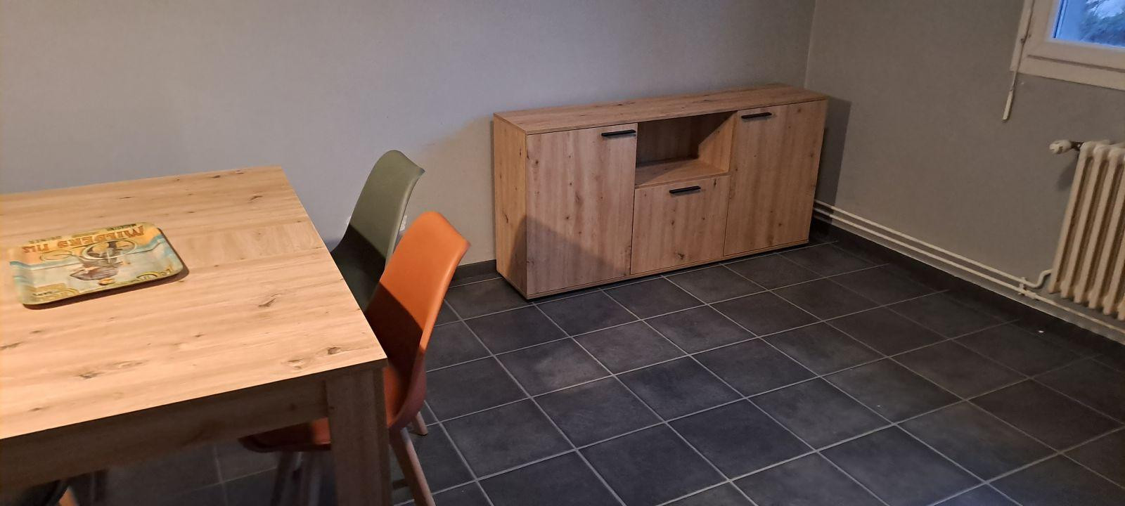 
                                                Location
                                                 Bel appart meublé, bien équipé. Résidence calme