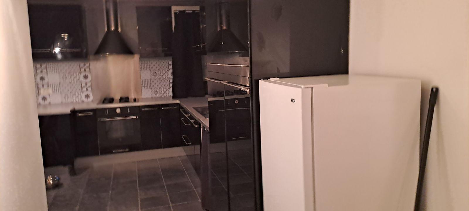 
                                                Location
                                                 Bel appart meublé, bien équipé. Résidence calme