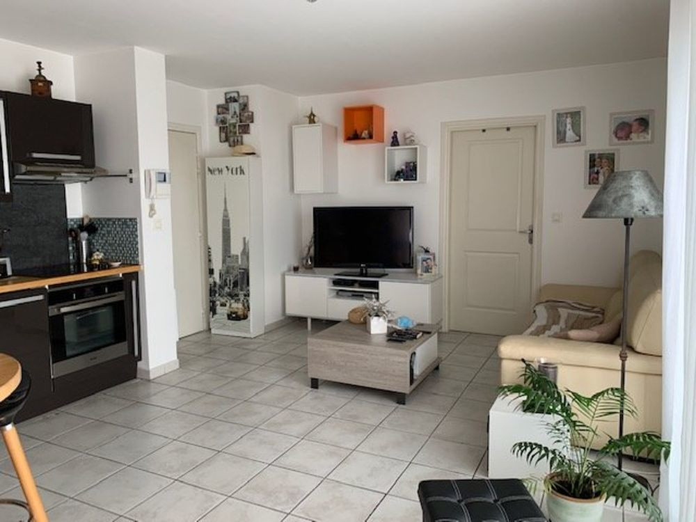 
                                                Location
                                                 Bel appartement 2